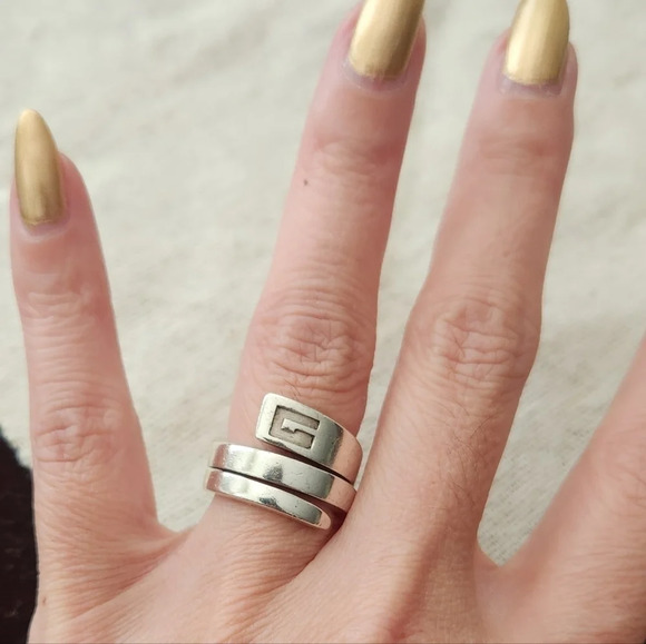 Gucci Sterling Silver Snake Spiral Ring - Picture 2 of 12
